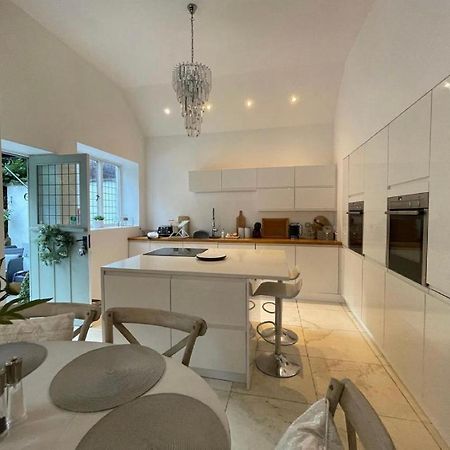Thornton House Private Country House Thornton Hough Entire House Sleeps 6 Wirral Exterior photo