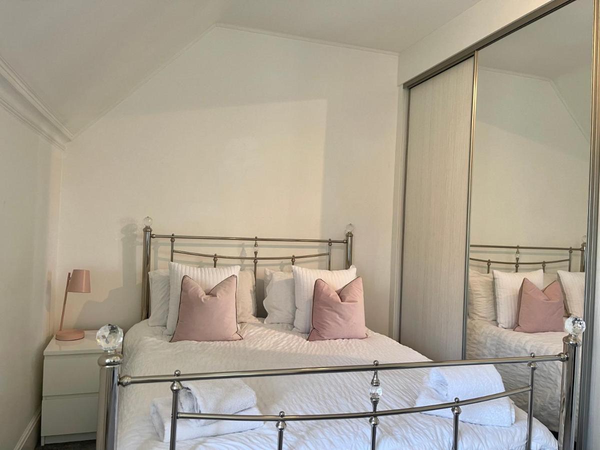 Thornton House Private Country House Thornton Hough Entire House Sleeps 6 Wirral Exterior photo