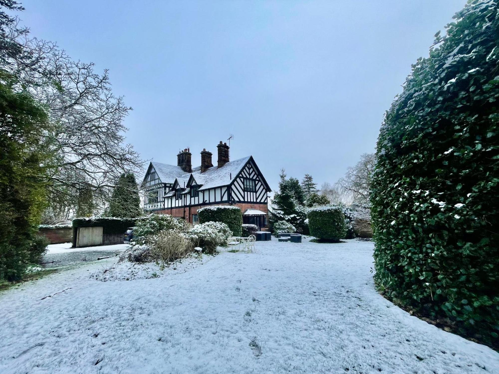 Thornton House Private Country House Thornton Hough Entire House Sleeps 6 Wirral Exterior photo