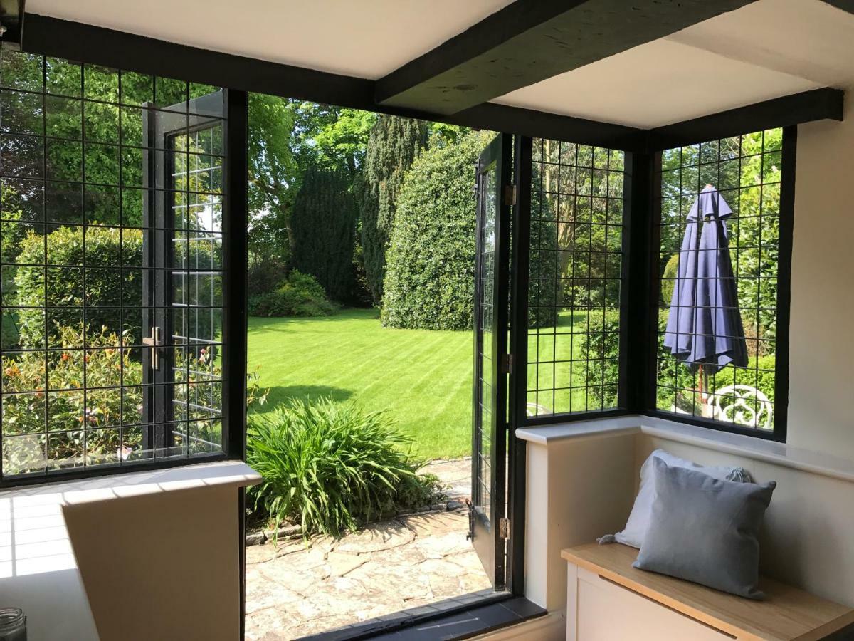 Thornton House Private Country House Thornton Hough Entire House Sleeps 6 Wirral Exterior photo