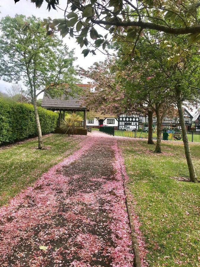 Thornton House Private Country House Thornton Hough Entire House Sleeps 6 Wirral Exterior photo